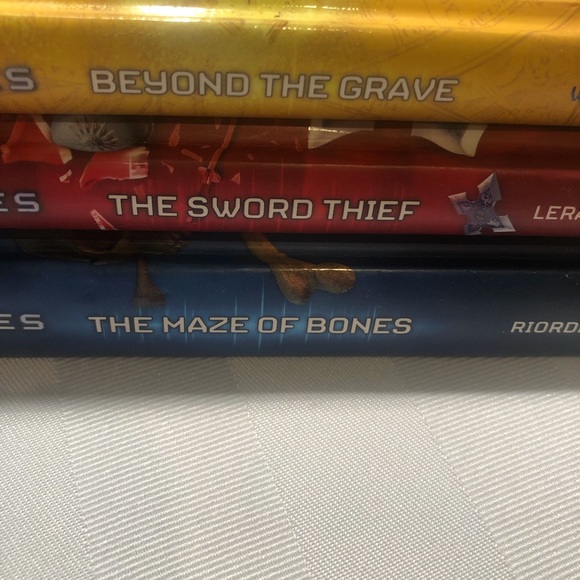 *3* β The 39 cluesβ books π 2 for $15 π - Picture 2 of 5